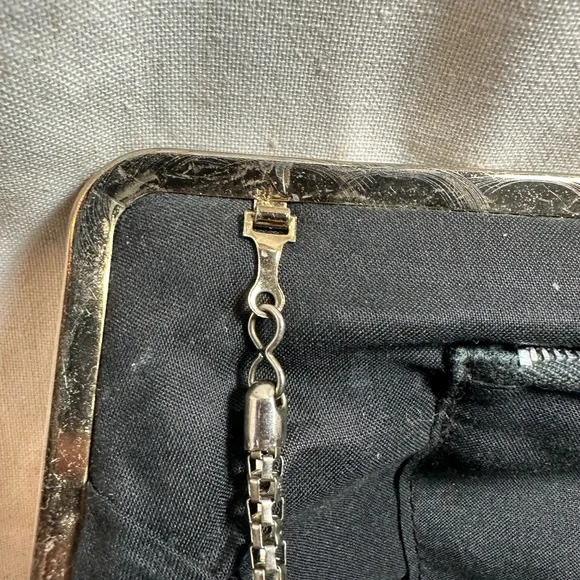 Vintage VTG Floral Tapestry Clutch with Chain Strap - Picture 12 of 15